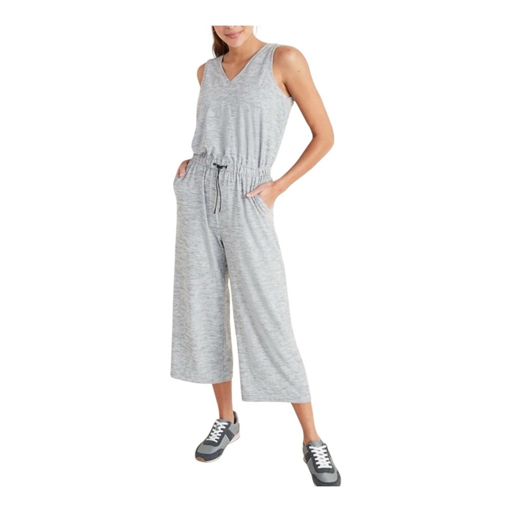 ✨ Old Navy Light Gray V-Neck Jumpsuit – Size M ✨